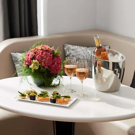 Sofitel Arc De Triomphe Hotel 5*