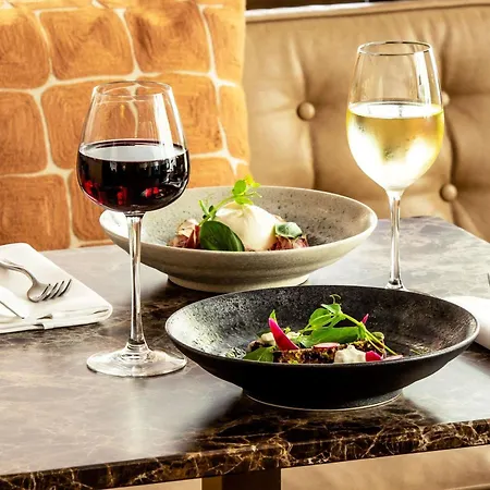 Sofitel Arc De Triomphe Hotel 5*