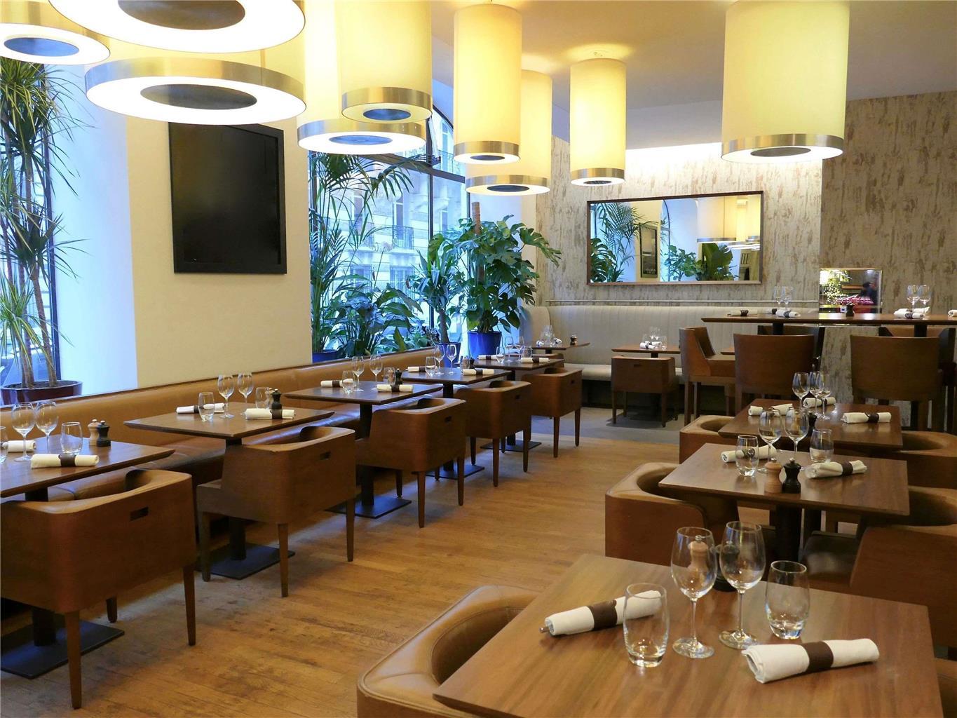 Hotel Sofitel Arc De Triomphe 5*