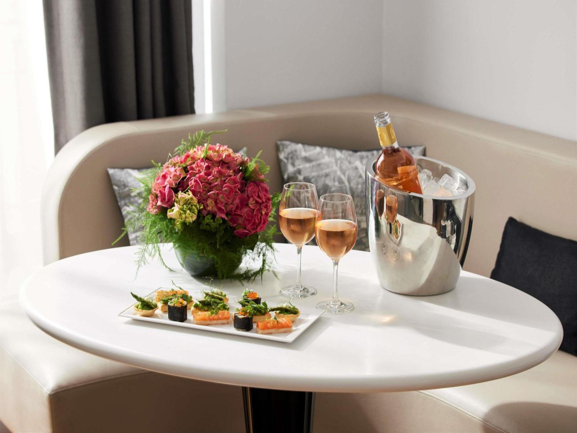 Sofitel Arc De Triomphe Hotel 5*